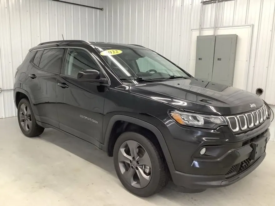 2022 Jeep Compass Latitude Lux photo 1