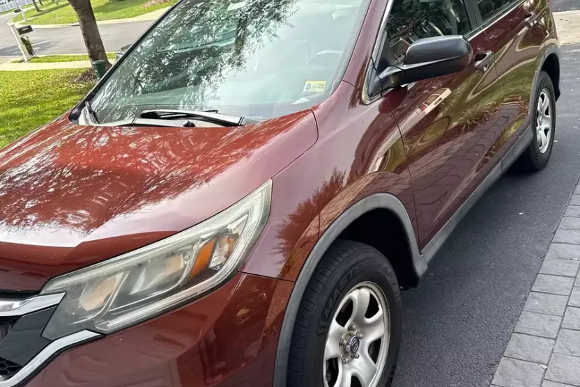 2015 Honda CR-V LX photo 1