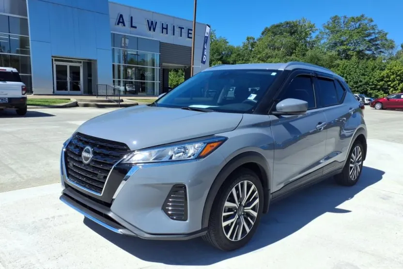2023 Nissan Kicks SV photo 1