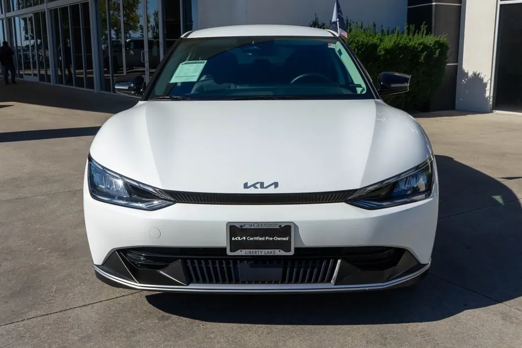 2024 Kia EV6 Light photo 1