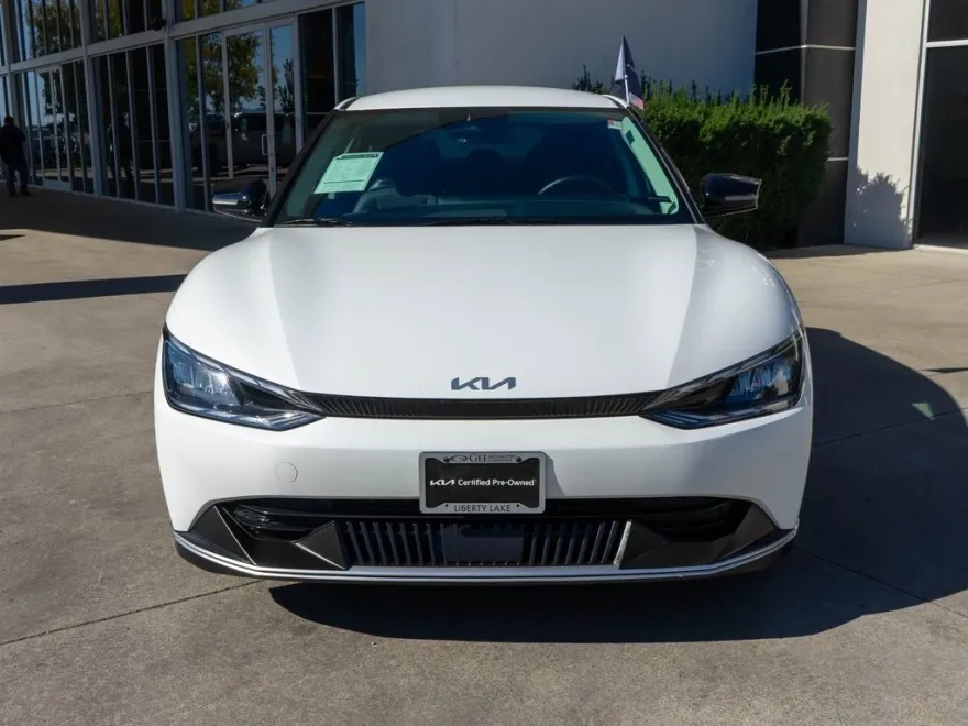 2024 Kia EV6 Light photo 1