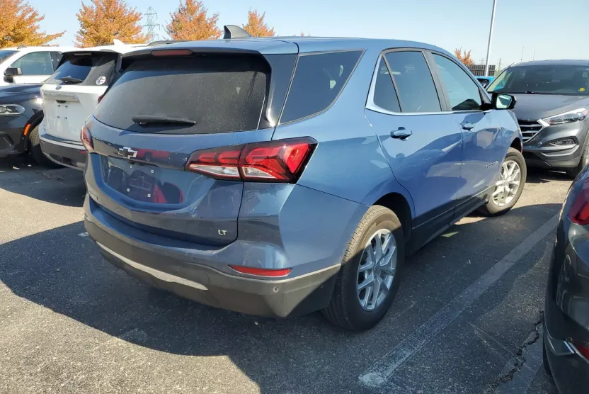2024 Chevrolet Equinox LT photo 1