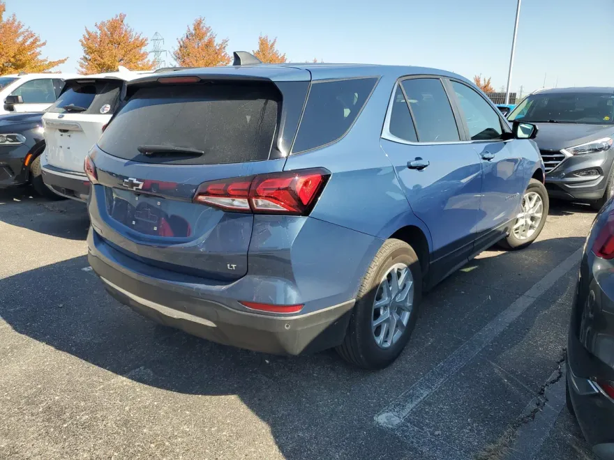 2024 Chevrolet Equinox LT photo 1