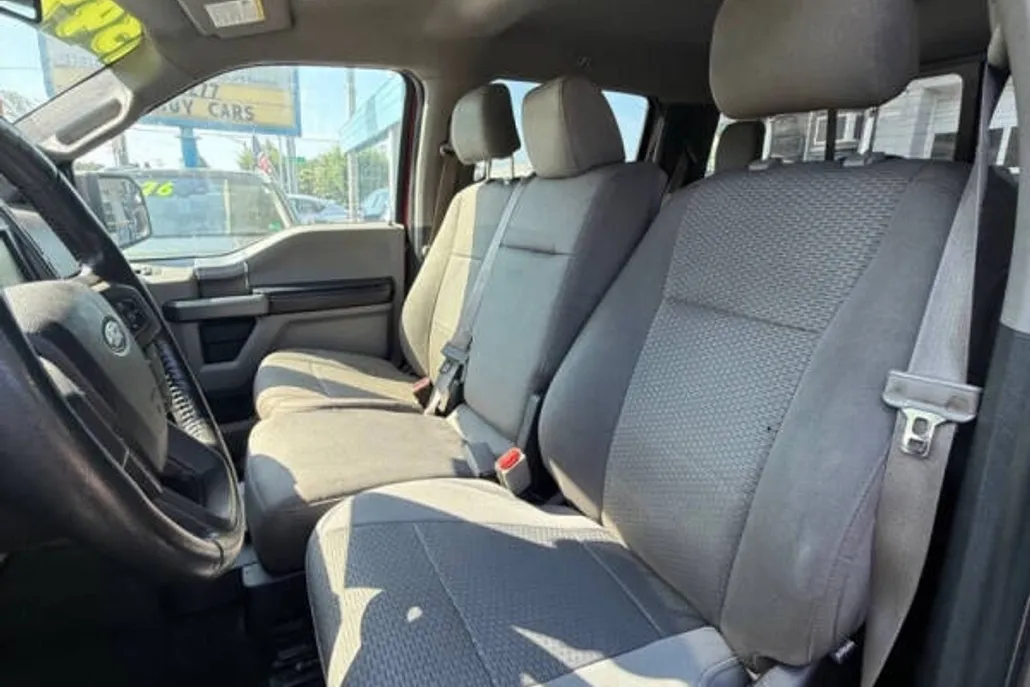 2015 Ford F-150 photo 1