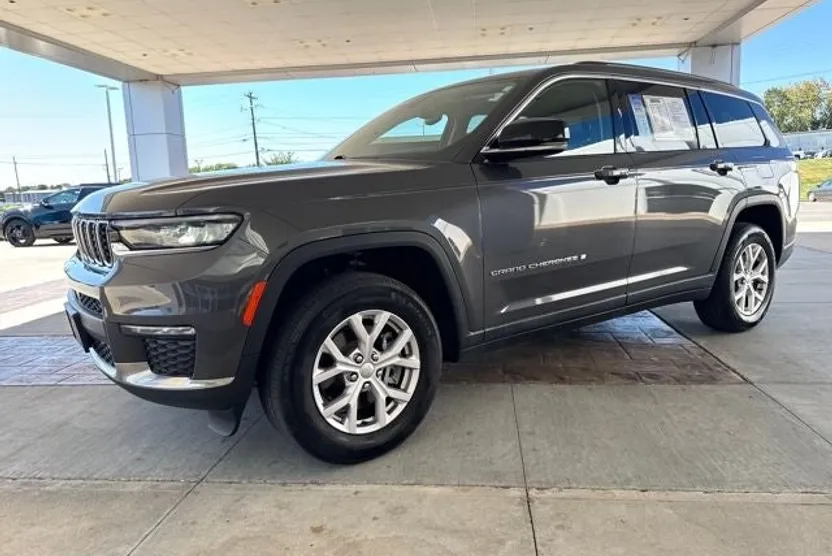 2022 Jeep Grand Cherokee Limited photo 1