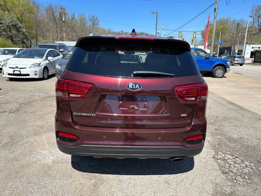 2019 Kia Sorento LX photo 1