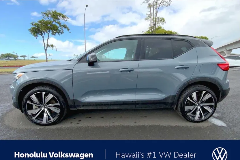 2022 Volvo XC40 Recharge Twin Plus photo 1