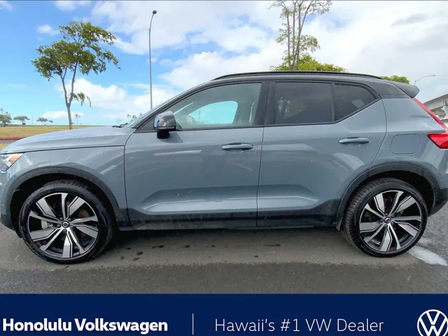 2022 Volvo XC40 Recharge Twin Plus photo 1
