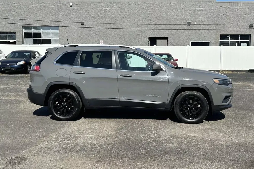 2021 Jeep Cherokee Latitude Lux photo 1