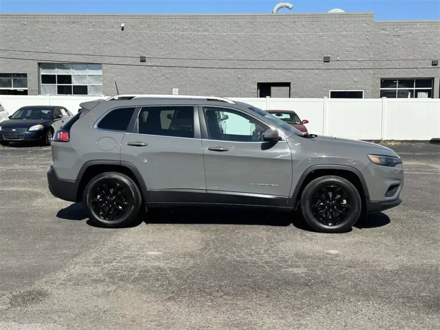 2021 Jeep Cherokee Latitude Lux photo 1
