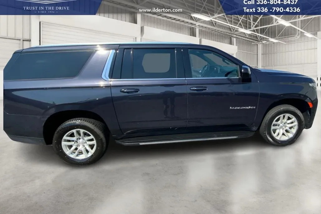 2023 Chevrolet Suburban LT photo 1
