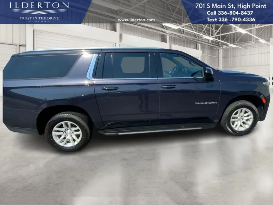 2023 Chevrolet Suburban LT photo 1