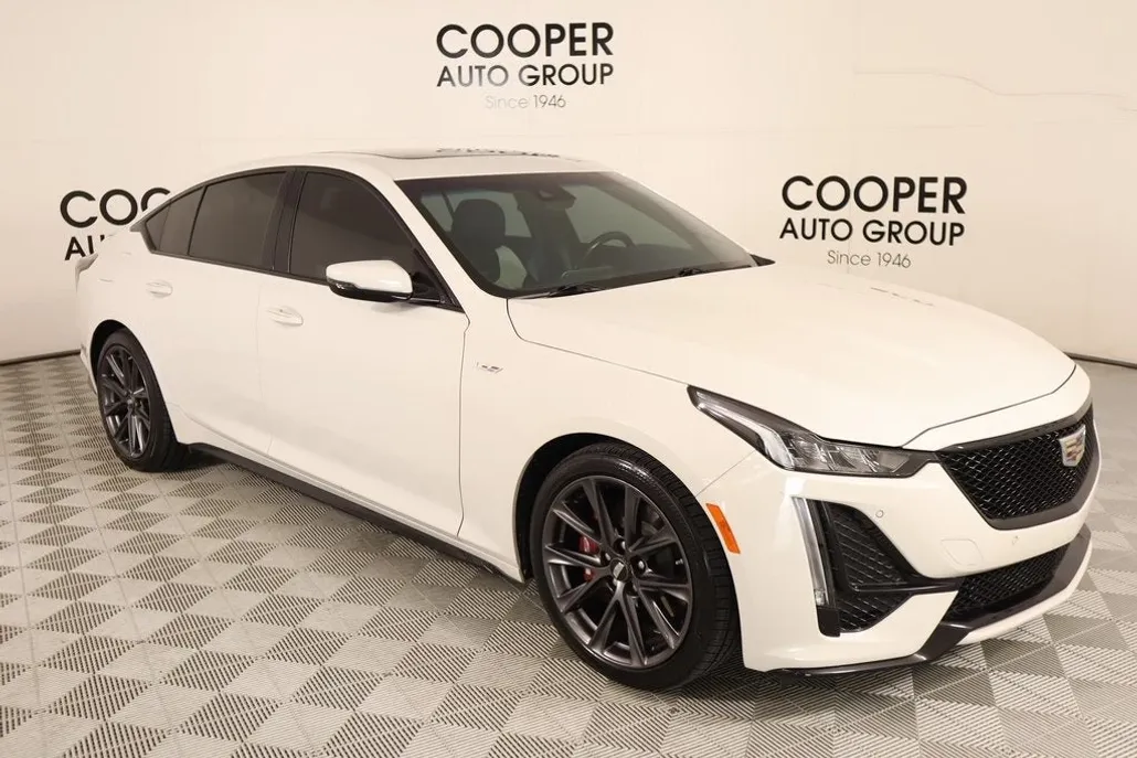2023 Cadillac CT5 V photo 1