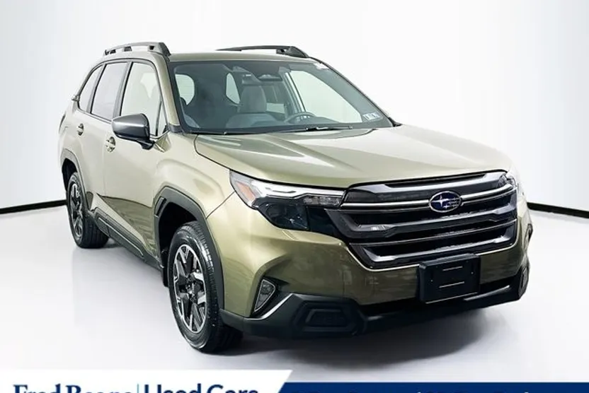 2025 Subaru Forester Premium photo 1