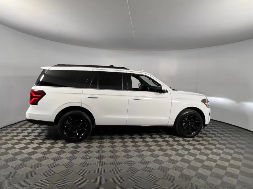 2023 Ford Expedition Limited photo 1