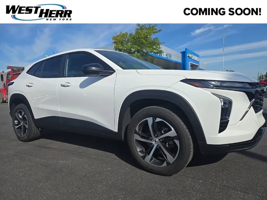 2024 Chevrolet Trax photo 1