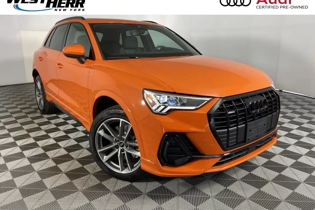 2024 Audi Q3 45 TFSI S line Premium photo 1