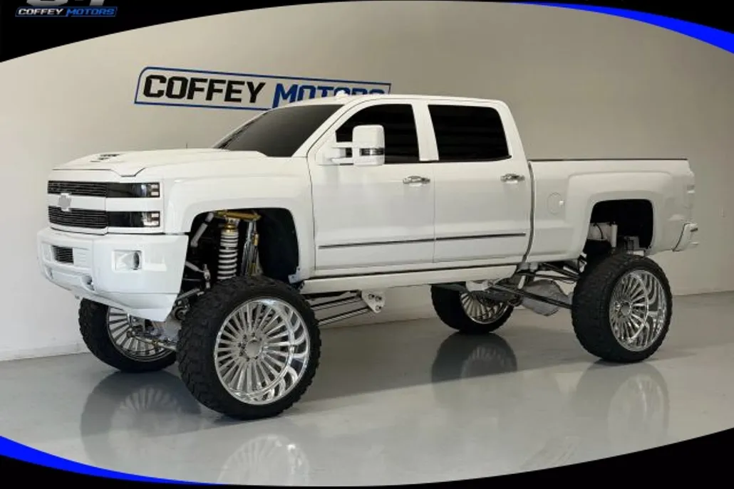 2015 Chevrolet Silverado 2500HD LTZ photo 1