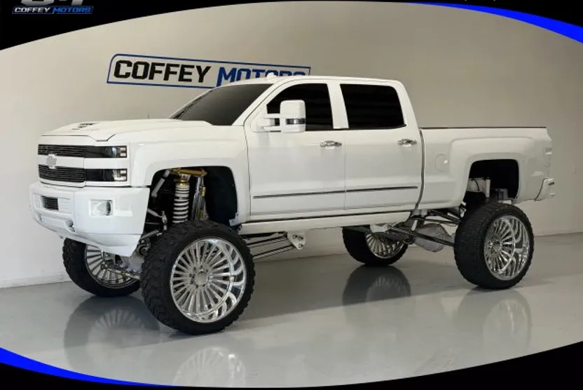 2015 Chevrolet Silverado 2500HD LTZ photo 1