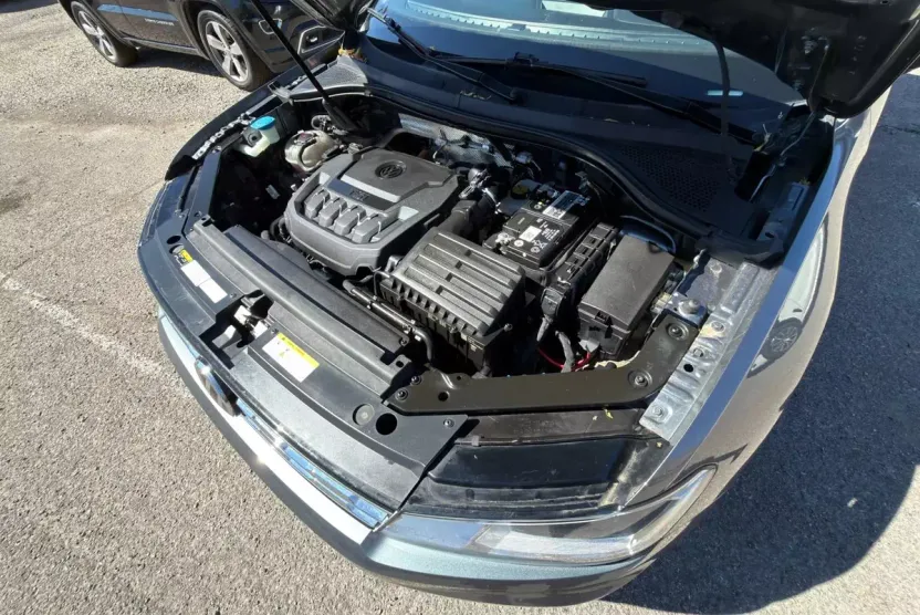 2021 Volkswagen Tiguan R-Line Black SEL photo 1