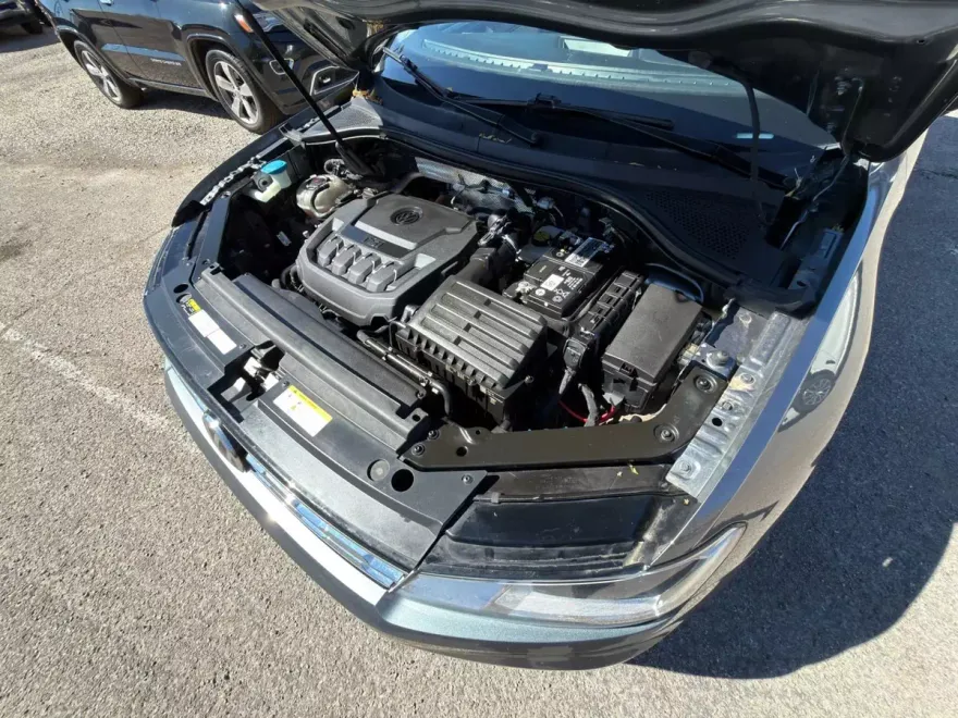 2021 Volkswagen Tiguan R-Line Black SEL photo 1