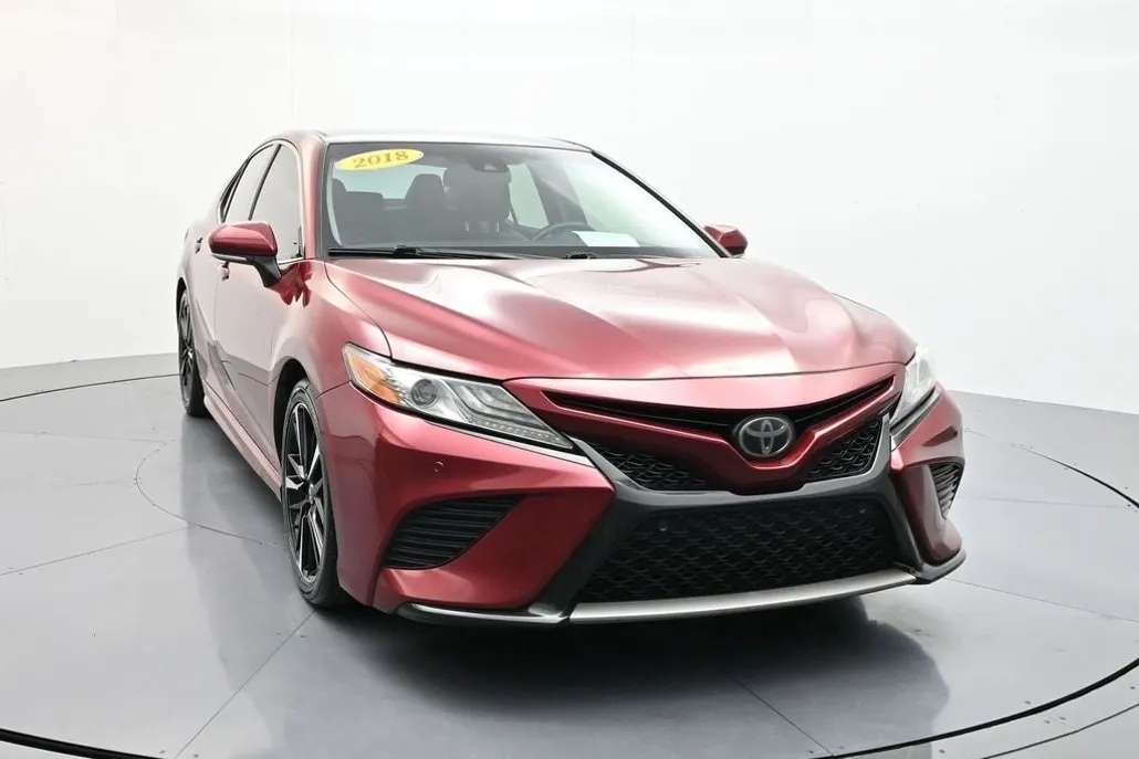 2018 Toyota Camry XSE photo 1