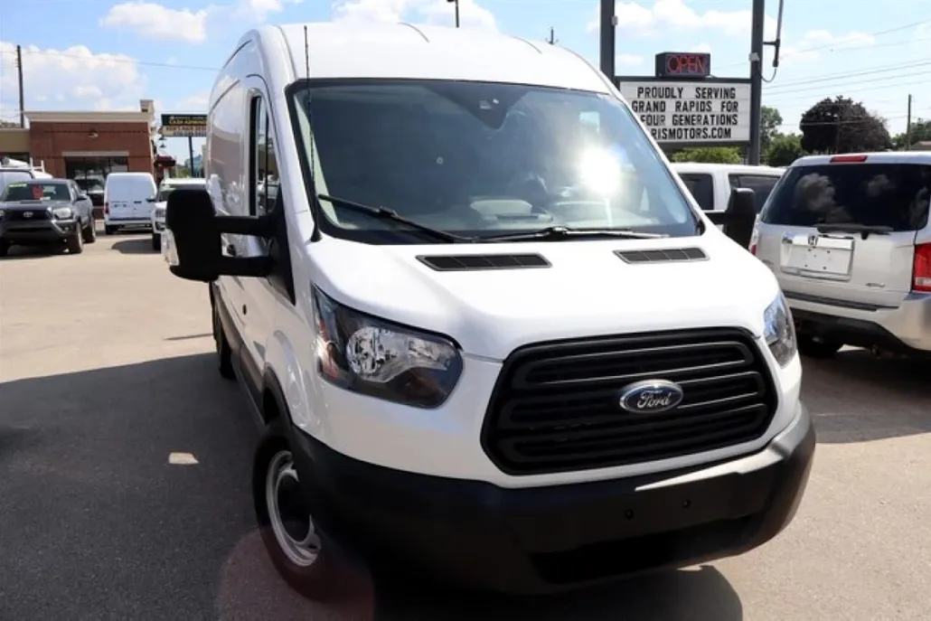 2019 Ford Transit photo 1