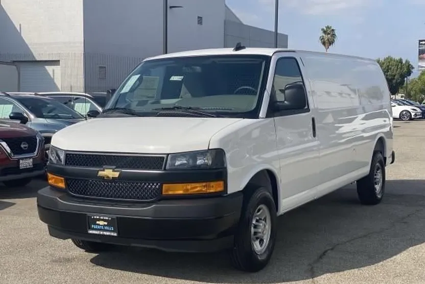 2025 Chevrolet Express Cargo 2500 photo 1