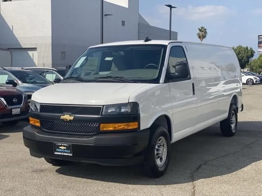 2025 Chevrolet Express Cargo 2500 photo 1