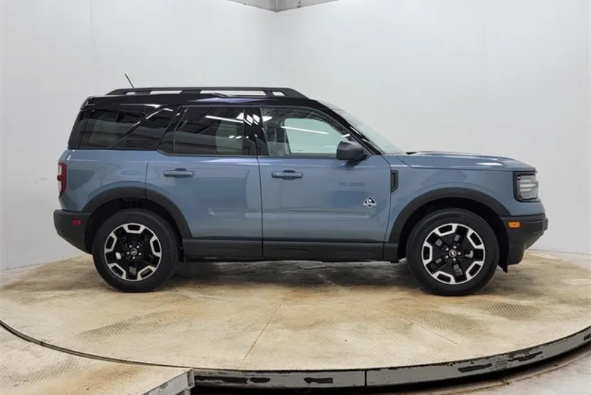2024 Ford Bronco Sport Outer Banks photo 1