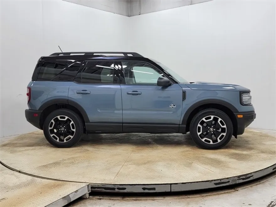 2024 Ford Bronco Sport Outer Banks photo 1