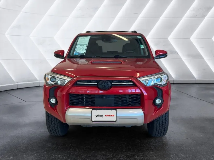 2023 Toyota 4Runner TRD Off-Road Premium photo 1