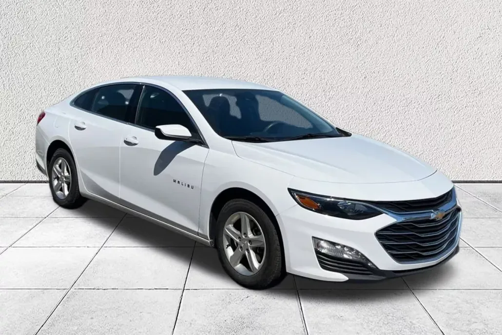 2024 Chevrolet Malibu 1LT photo 1