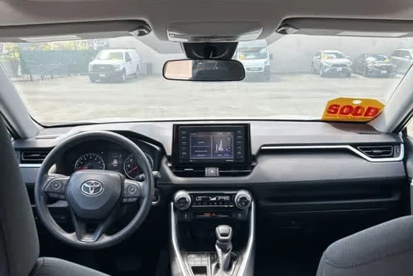 2022 Toyota RAV4 XLE SE photo 1