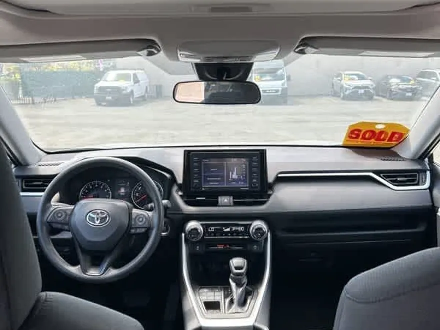 2022 Toyota RAV4 XLE SE photo 1