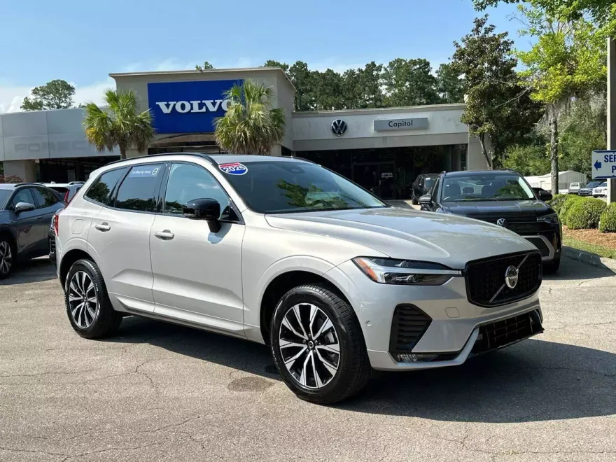 2025 Volvo XC60 B5 Plus photo 1