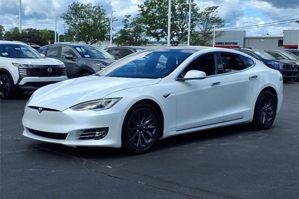 2017 Tesla Model S photo 1