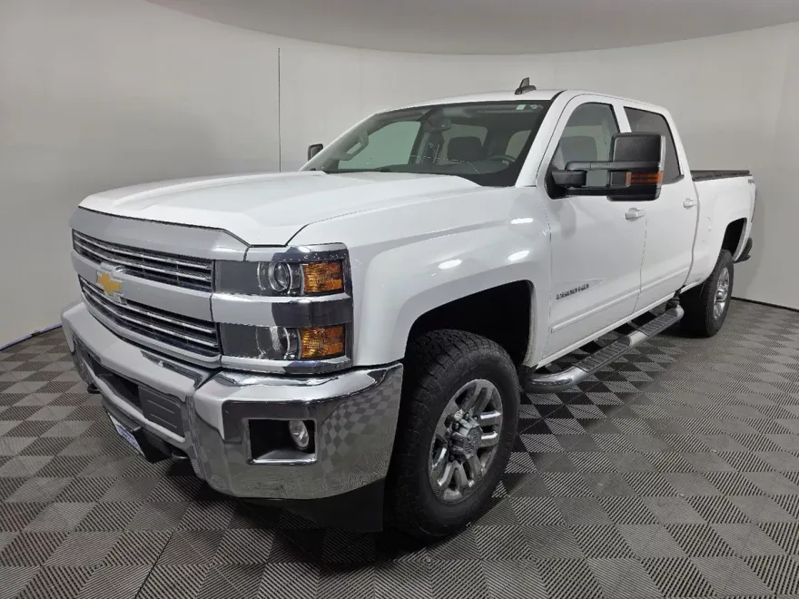 2016 Chevrolet Silverado 2500HD LT photo 1