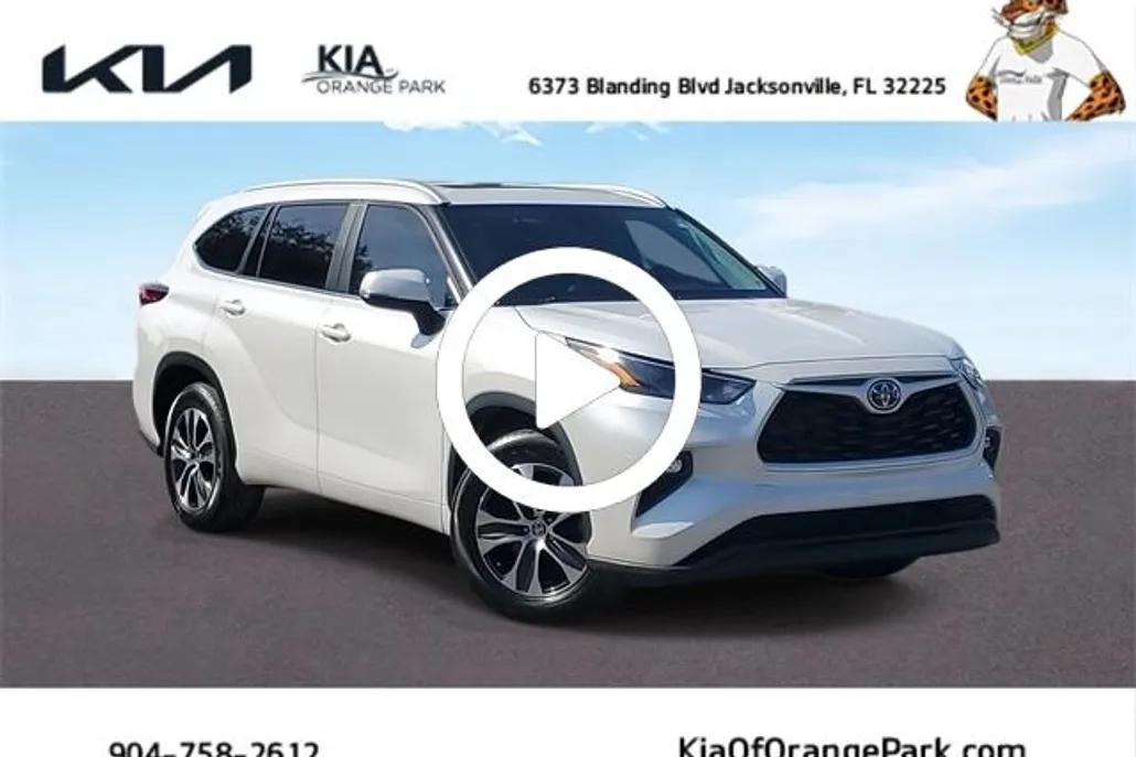 2023 Toyota Highlander XLE photo 1