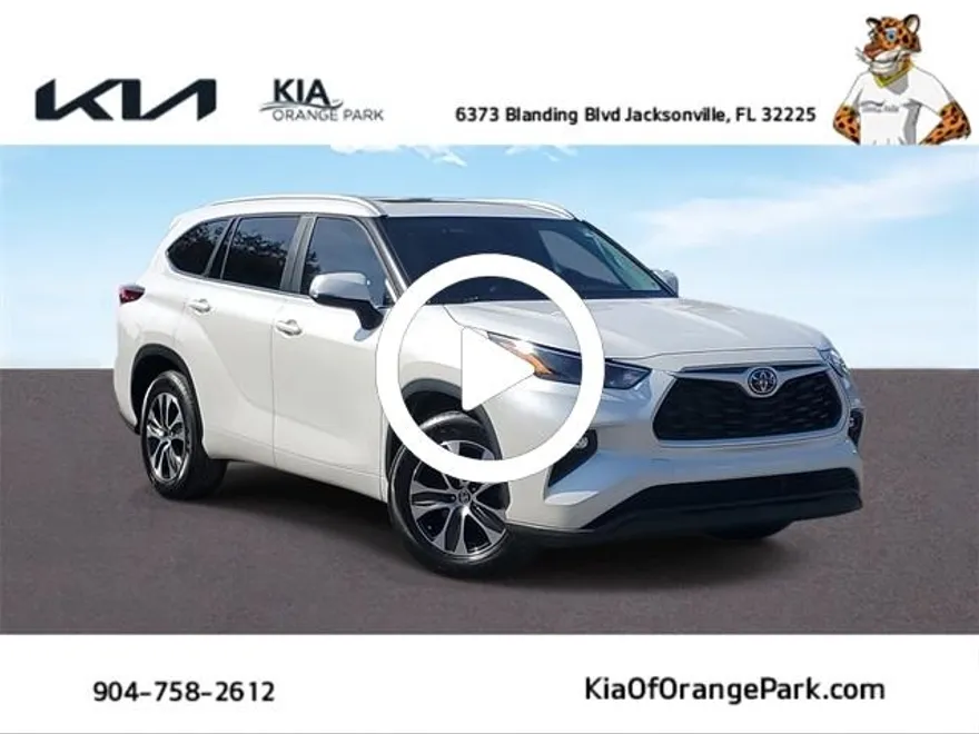 2023 Toyota Highlander XLE photo 1