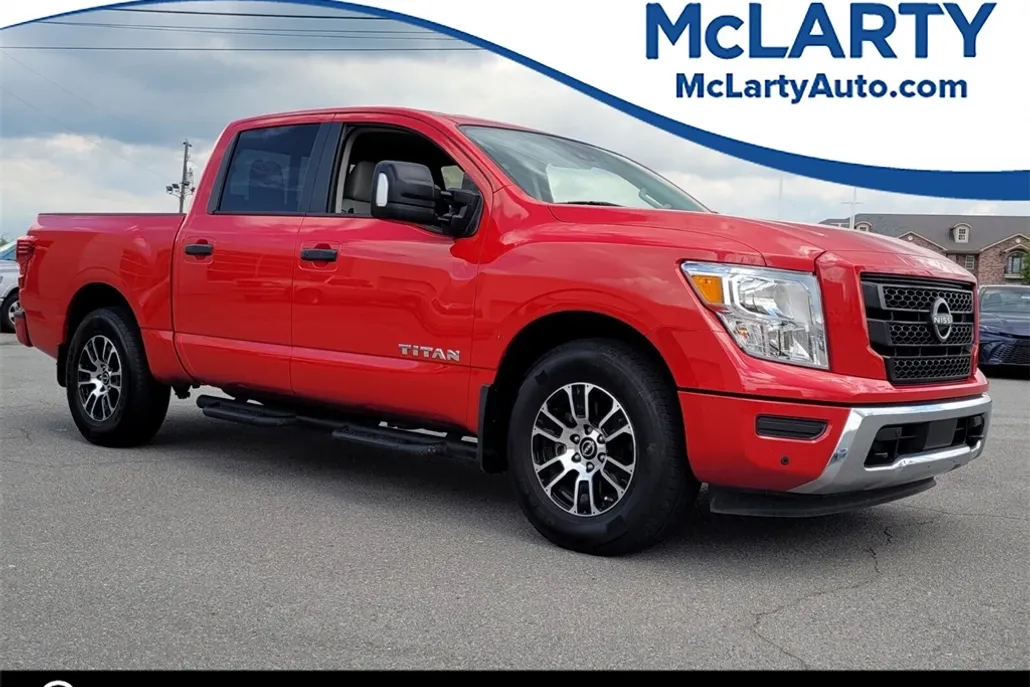 2023 Nissan Titan SV photo 1