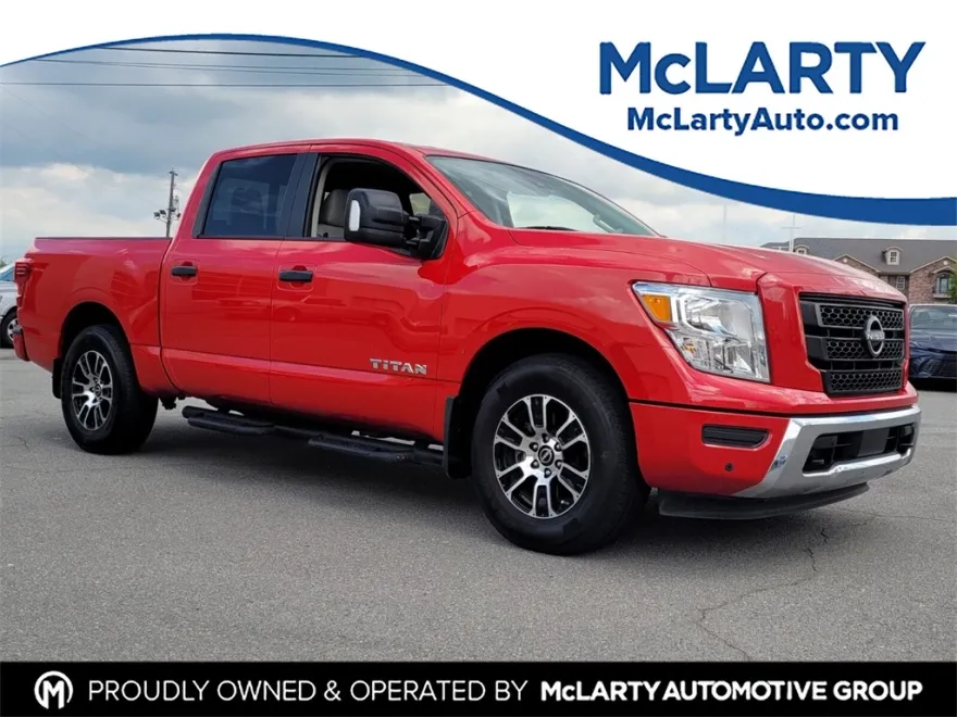 2023 Nissan Titan SV photo 1
