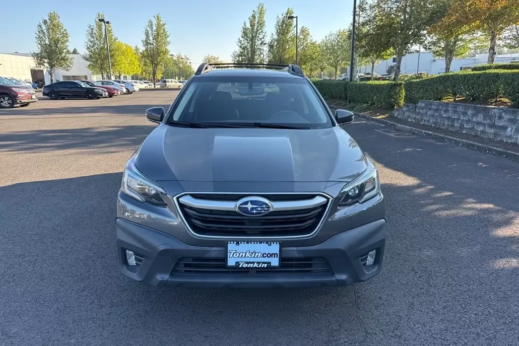 2020 Subaru Outback Premium photo 1
