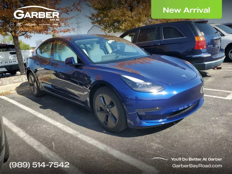 2023 Tesla Model 3 photo 1