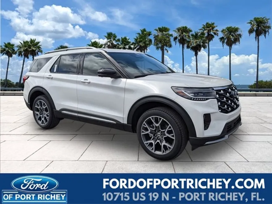 2025 Ford Explorer Platinum photo 1