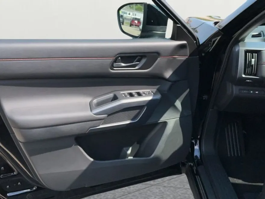 2025 Nissan Pathfinder Rock Creek photo 1