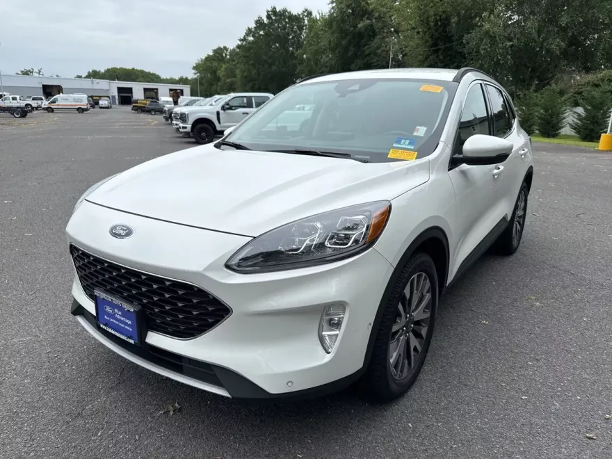 2020 Ford Escape Titanium photo 1