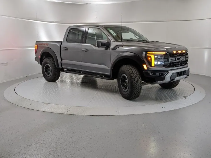 2025 Ford F-150 Raptor photo 1