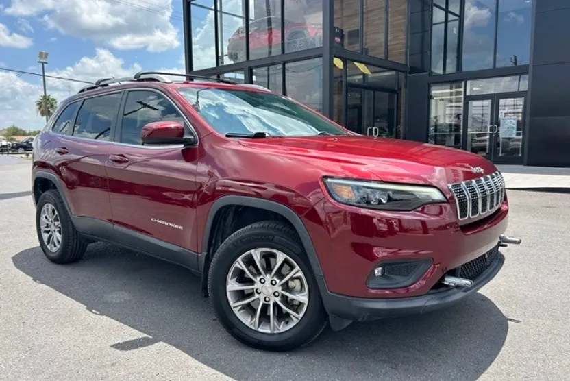 2019 Jeep Cherokee Latitude photo 1