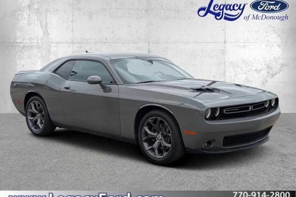 2018 Dodge Challenger SXT Plus photo 1